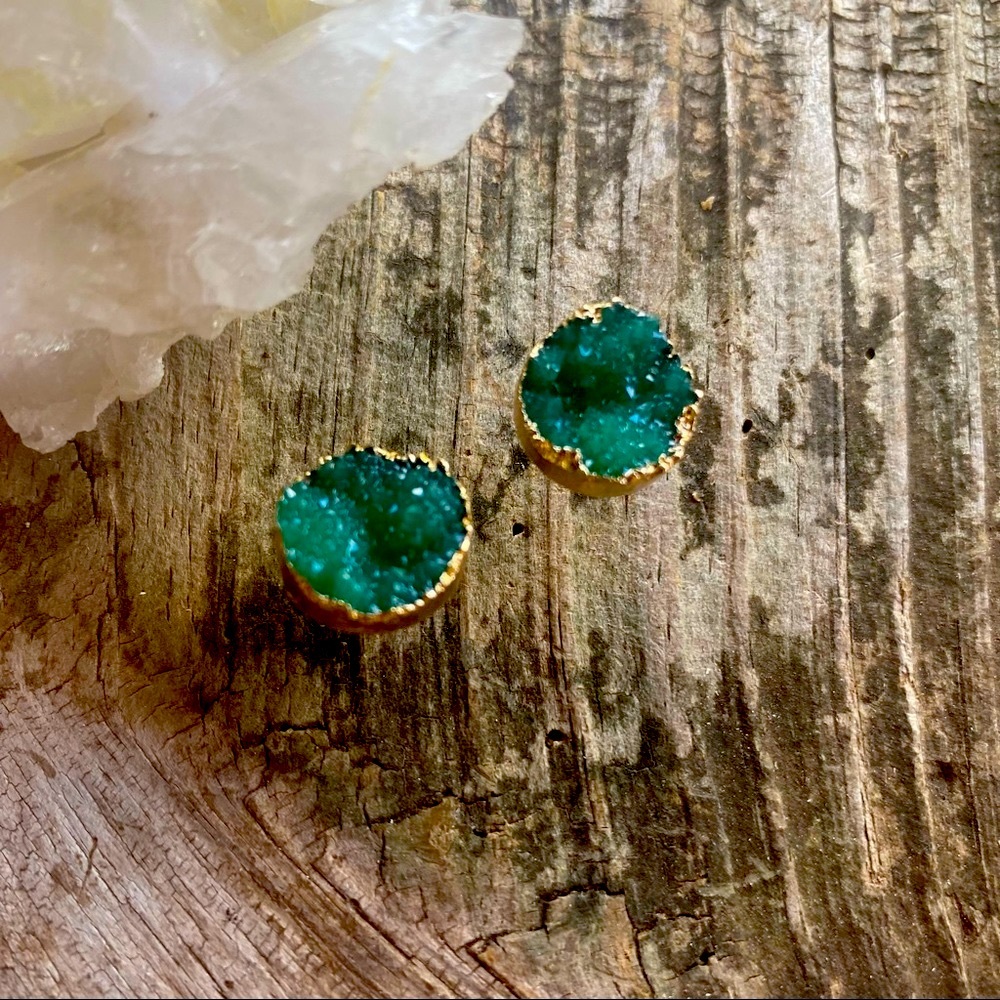 Anthro Druzy Quartz Stud Earrings in Peacock - Picture 5 of 5